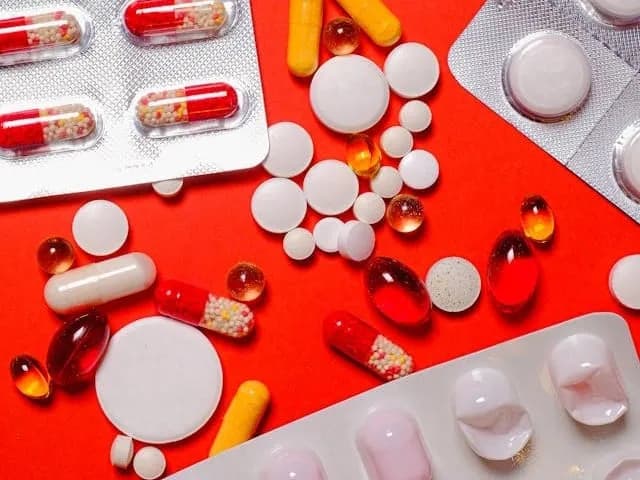 Jakie leki na gorączkę przy karmieniu piersią są bezpieczne dla dziecka? Jakie leki na gorączkę przy karmieniu piersią są bezpieczne dla dziecka?