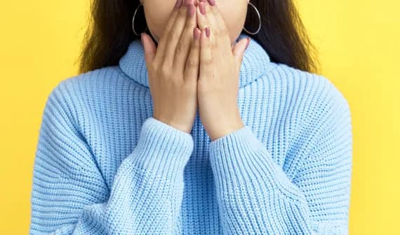 Dlaczego robią się afty w jamie ustnej? Odkryj przyczyny i sposoby na ulgę Dlaczego robią się afty w jamie ustnej? Odkryj przyczyny i sposoby na ulgę