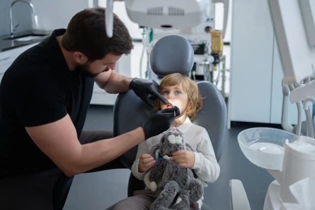 Co zrobić gdy dziecko nie chce otworzyć ust u dentysty - skuteczne metody Co zrobić gdy dziecko nie chce otworzyć ust u dentysty - skuteczne metody